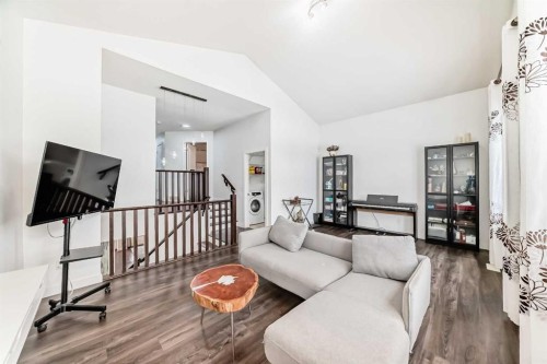 19 Valley Pointe Way Nw, Calgary, AB - Indoor Photo Showing Living Room
