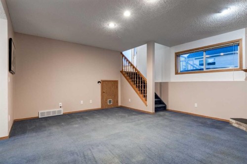 26 Somercrest Circle Sw, Calgary, AB - Indoor Photo Showing Other Room