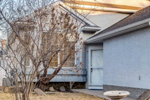 26 Somercrest Circle Sw, Calgary, AB - Outdoor