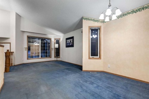 26 Somercrest Circle Sw, Calgary, AB - Indoor Photo Showing Other Room
