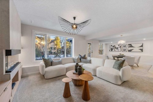 125 Discovery Place Sw, Calgary, AB - Indoor Photo Showing Living Room