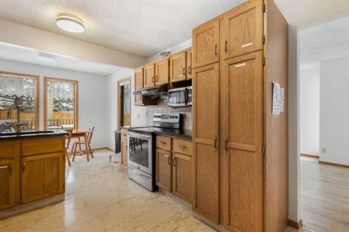 132 Scenic Cove Circle Nw, Calgary, AB - Indoor Photo Showing Kitchen