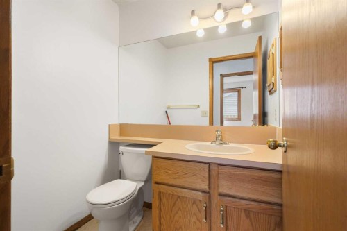 132 Scenic Cove Circle Nw, Calgary, AB - Indoor Photo Showing Bathroom