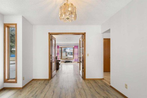 132 Scenic Cove Circle Nw, Calgary, AB - Indoor Photo Showing Other Room