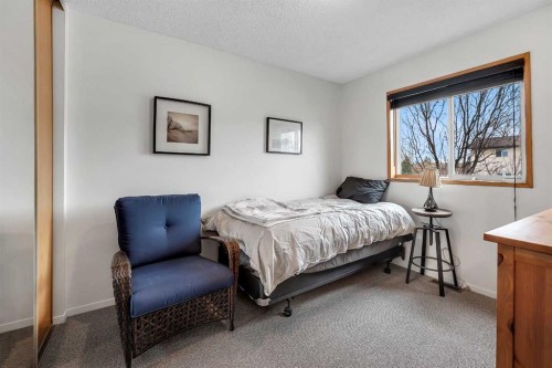 192 Rivercrest Close Se, Calgary, AB - Indoor Photo Showing Bedroom