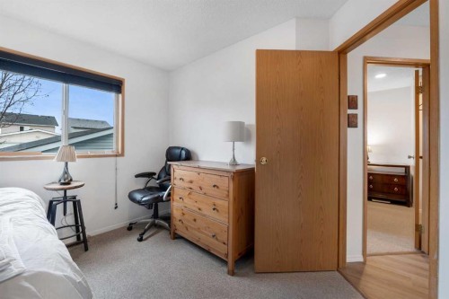 192 Rivercrest Close Se, Calgary, AB - Indoor Photo Showing Other Room