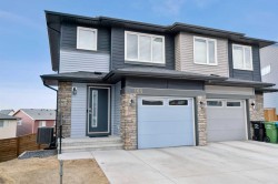 105 Carringvue Park NW Calgary, AB T3P 1L1