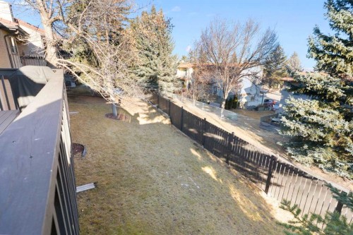 34-118 Strathcona Road, Calgary, AB - Outdoor