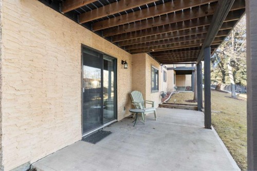 34-118 Strathcona Road, Calgary, AB - Outdoor With Exterior