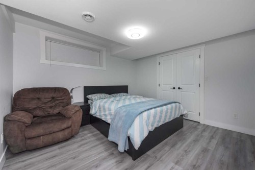 76 Evanspark Circle Nw, Calgary, AB - Indoor Photo Showing Bedroom