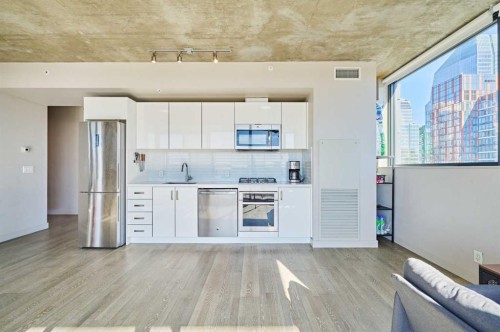 2408-1010 6 Street Sw, Calgary, AB - Indoor Photo Showing Kitchen With Stainless Steel Kitchen With Upgraded Kitchen