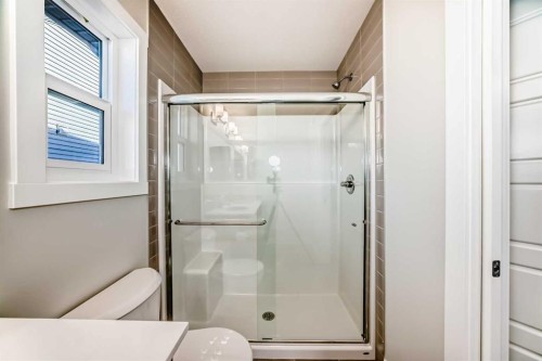 241 Bridgeport Gate, Chestermere, AB - Indoor Photo Showing Bathroom