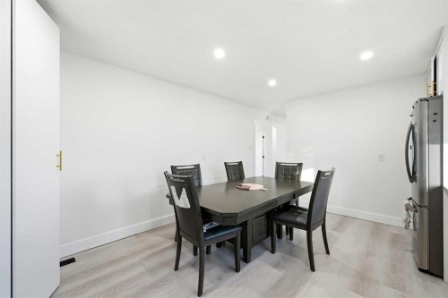 6120 18 Avenue Ne, Calgary, AB - Indoor Photo Showing Dining Room