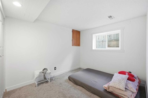 6120 18 Avenue Ne, Calgary, AB - Indoor