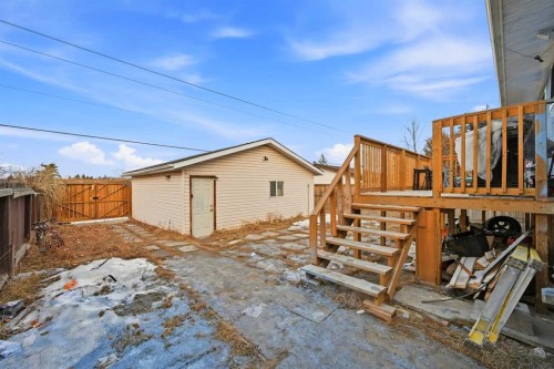 6120 18 Avenue Ne, Calgary, AB - Outdoor