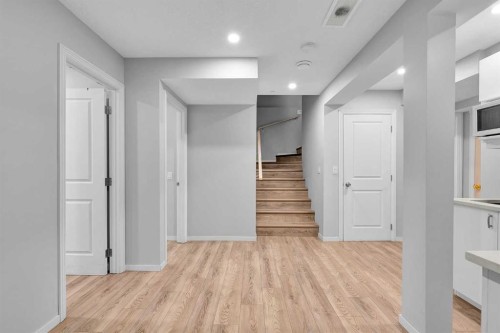 106 Lucas Crescent Nw, Calgary, AB - Indoor Photo Showing Other Room