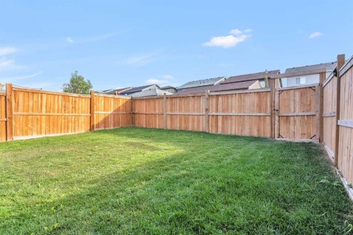 106 Lucas Crescent Nw, Calgary, AB - Outdoor