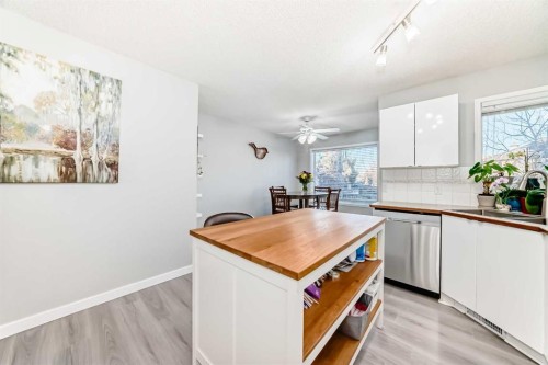 76 Tuscany Way Nw, Calgary, AB - Indoor Photo Showing Kitchen