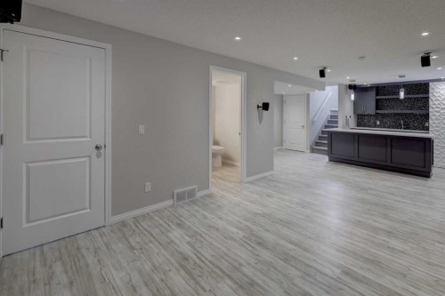 16 Fireside Way, Cochrane, AB - Indoor