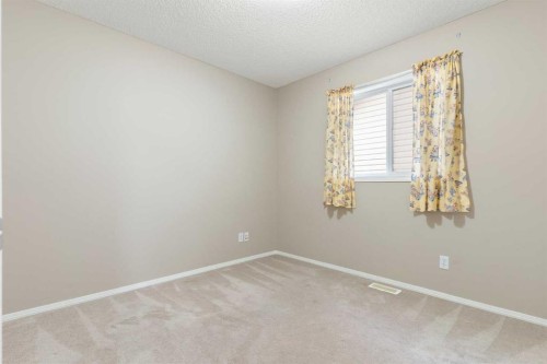 129 Evansbrooke Way Nw, Calgary, AB - Indoor Photo Showing Other Room
