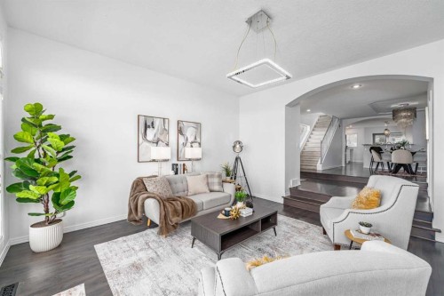 5503 Strathcona Hill Sw, Calgary, AB - Indoor Photo Showing Living Room