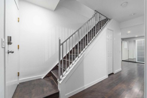 5503 Strathcona Hill Sw, Calgary, AB - Indoor Photo Showing Other Room