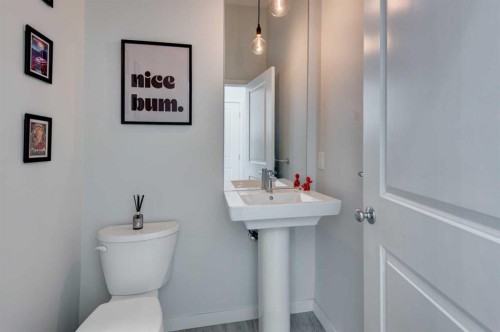 1969 Rangeview Drive Se, Calgary, AB - Indoor Photo Showing Bathroom