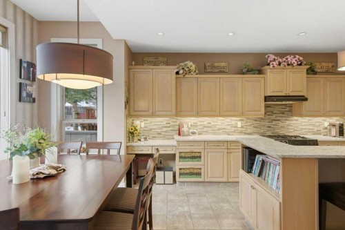 247 St Moritz Drive Sw, Calgary, AB - Indoor