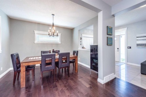 67 Auburn Sound Manor Se, Calgary, AB - Indoor Photo Showing Dining Room