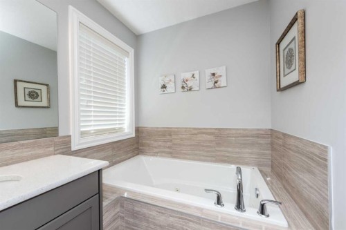 67 Auburn Sound Manor Se, Calgary, AB - Indoor Photo Showing Bathroom