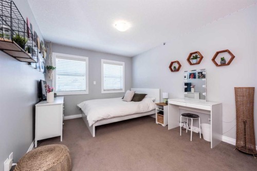 67 Auburn Sound Manor Se, Calgary, AB - Indoor Photo Showing Bedroom