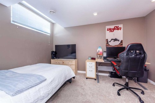 67 Auburn Sound Manor Se, Calgary, AB - Indoor Photo Showing Bedroom