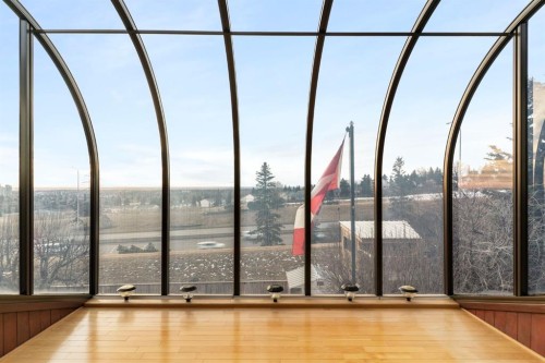 39 Coach Gate Way Sw, Calgary, AB - Indoor Photo Showing Other Room