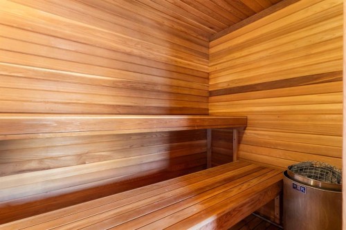 39 Coach Gate Way Sw, Calgary, AB - Indoor Photo Showing Other Room