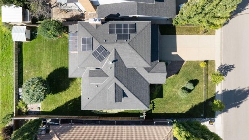 39 Coach Gate Way Sw, Calgary, AB - Outdoor