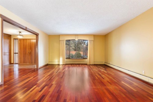 39 Coach Gate Way Sw, Calgary, AB - Indoor