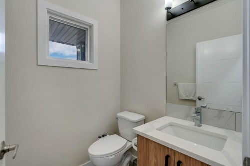 1222 Westmount Drive, Strathmore, AB - Indoor Photo Showing Bathroom