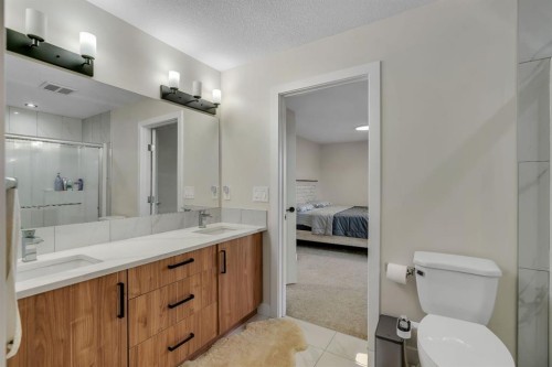 1222 Westmount Drive, Strathmore, AB - Indoor Photo Showing Bathroom