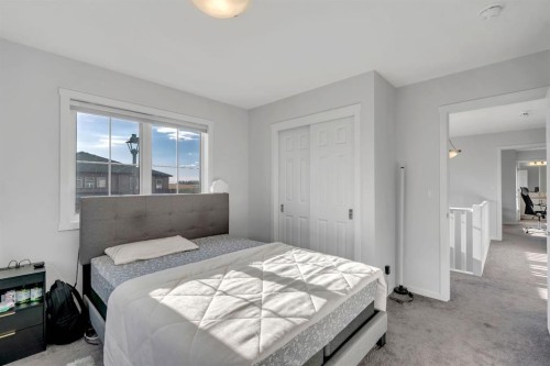 4 Southwinds Gate Sw, Airdrie, AB - Indoor Photo Showing Bedroom