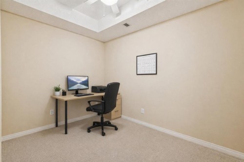 417-15 Everstone Drive Sw, Calgary, AB - Indoor Photo Showing Office