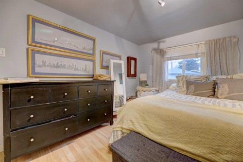 2526 16 Street Se, Calgary, AB - Indoor Photo Showing Bedroom