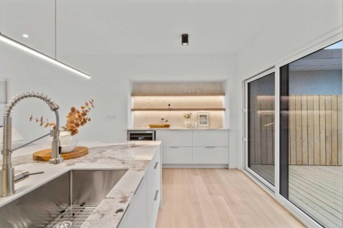 3531 Spruce Drive Sw, Calgary, AB - Indoor