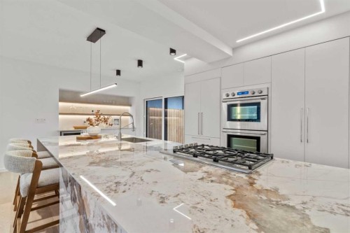 3531 Spruce Drive Sw, Calgary, AB - Indoor Photo Showing Kitchen With Upgraded Kitchen