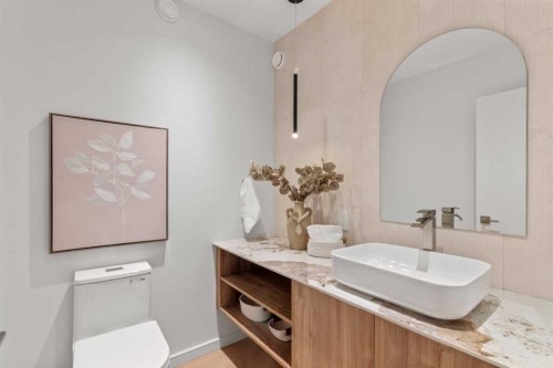 3531 Spruce Drive Sw, Calgary, AB - Indoor Photo Showing Bathroom