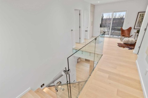 3531 Spruce Drive Sw, Calgary, AB - Indoor Photo Showing Other Room