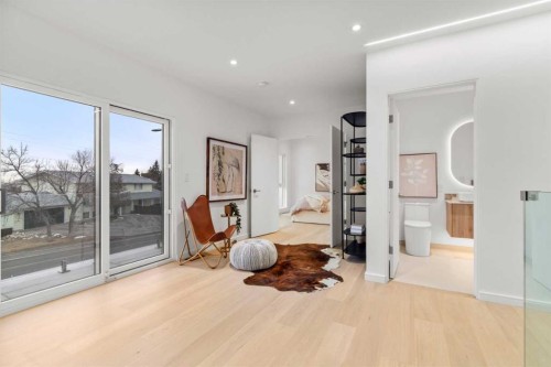 3531 Spruce Drive Sw, Calgary, AB - Indoor