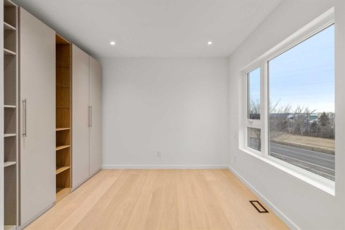 3531 Spruce Drive Sw, Calgary, AB - Indoor Photo Showing Other Room