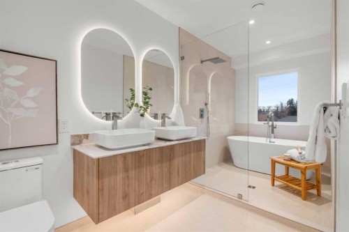 3531 Spruce Drive Sw, Calgary, AB - Indoor Photo Showing Bathroom