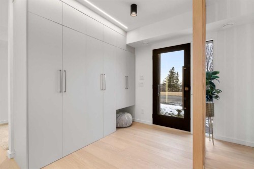 3531 Spruce Drive Sw, Calgary, AB - Indoor Photo Showing Other Room