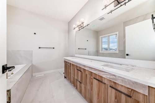 508 Heritage Boulevard, Cochrane, AB - Indoor